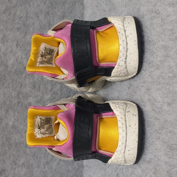 Nike Air Huarache Grey yellow pink 3Y - Picture 3 of 9